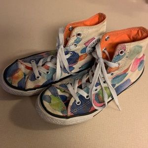 Kids Size 2 Converse